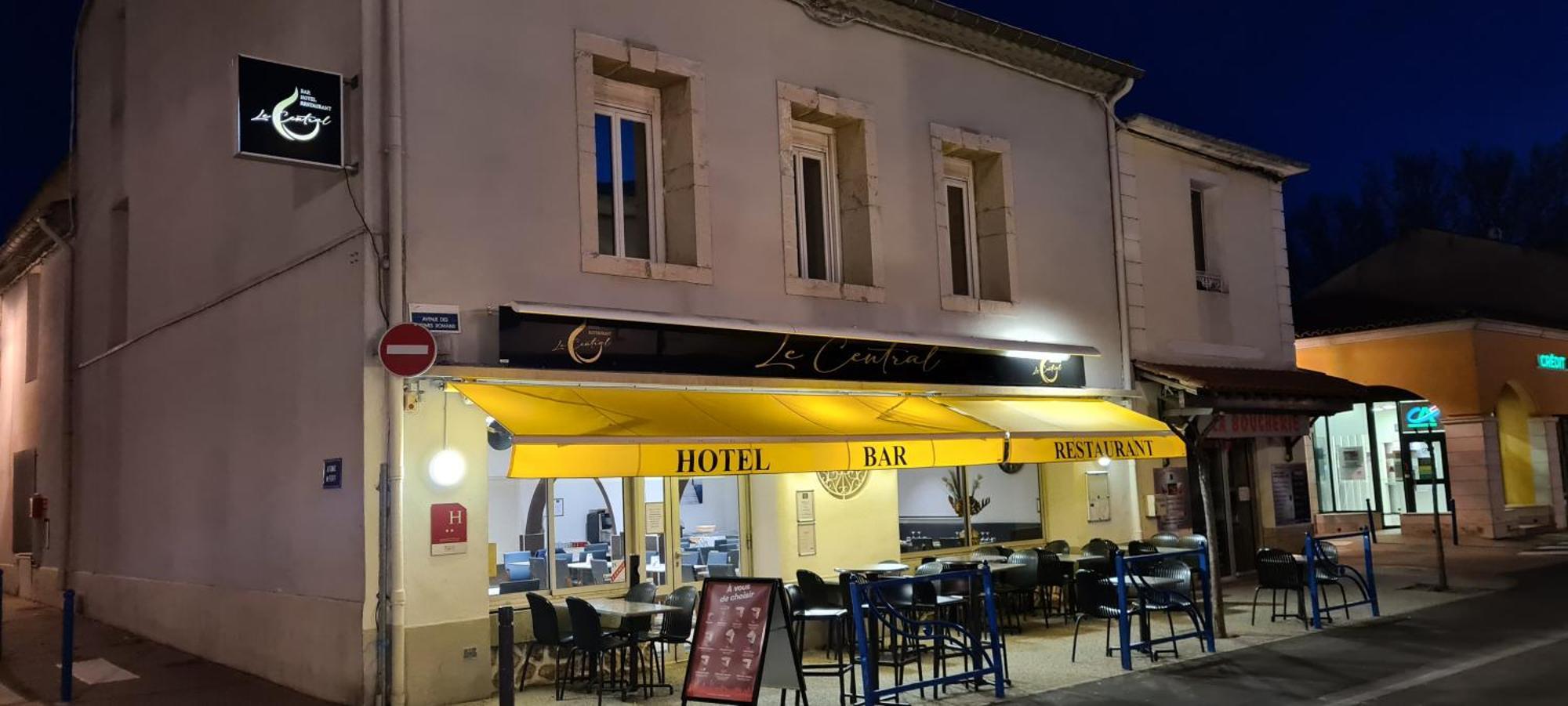 Le Central Hotel Bar Restaurant Balaruc-les-Bains Exterior foto