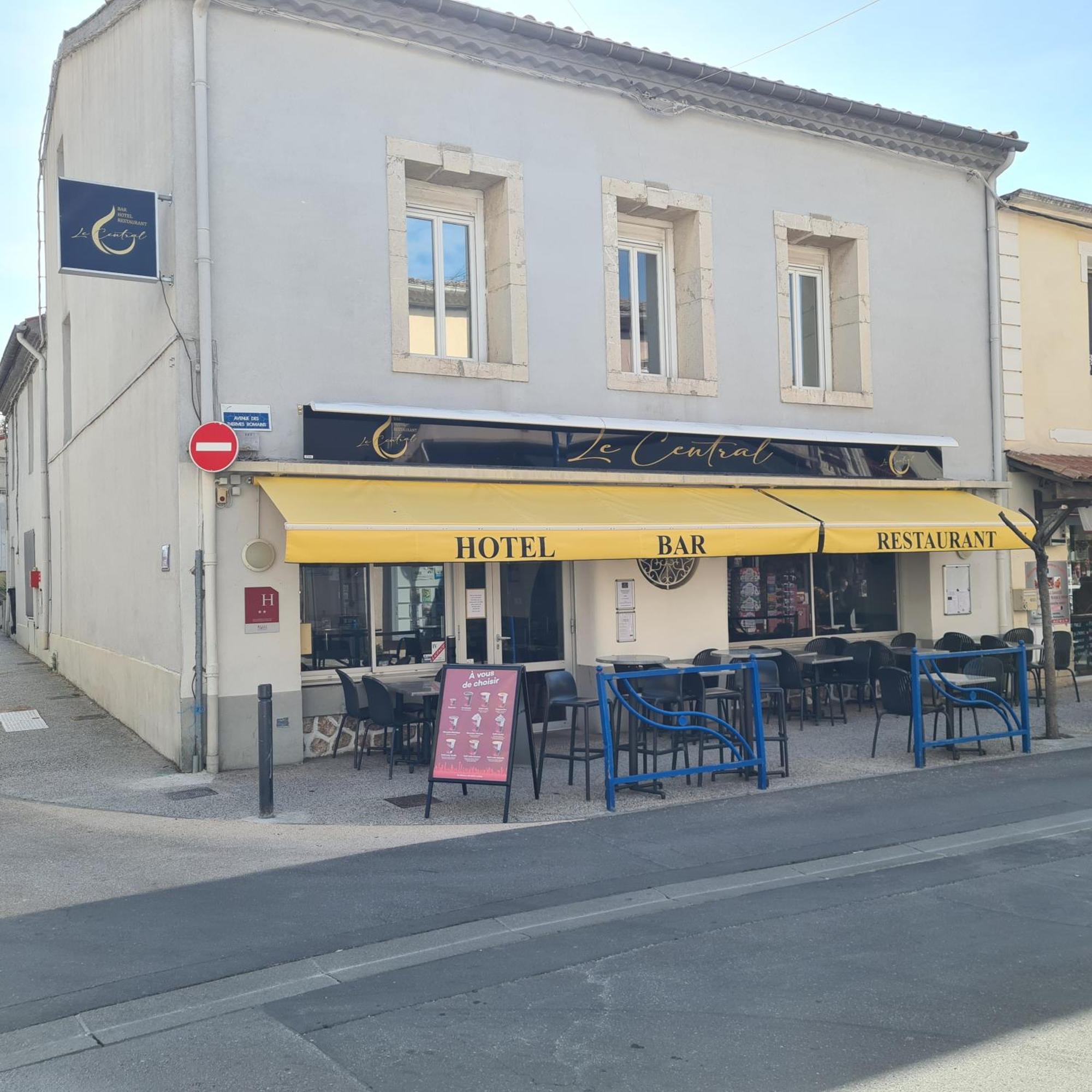 Le Central Hotel Bar Restaurant Balaruc-les-Bains Exterior foto